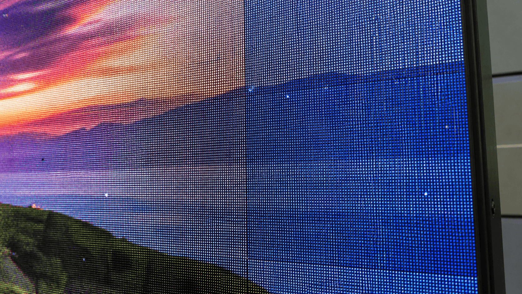 Close-up van LED scherm met kleurverschil, dode pixels en ongelijkmatige helderheid